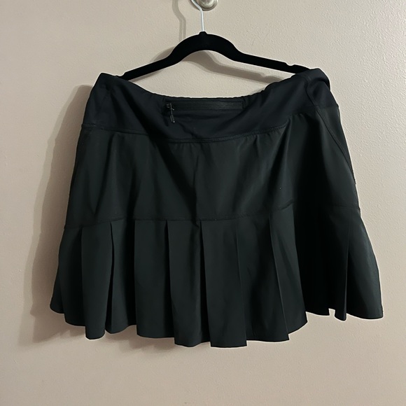 Lululemon Skort - Picture 2 of 3